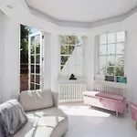 Hampstead Summer Time Garden Appartment