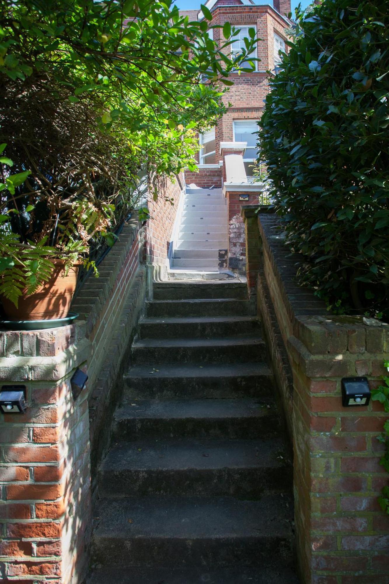 Hampstead Summer Time Garden