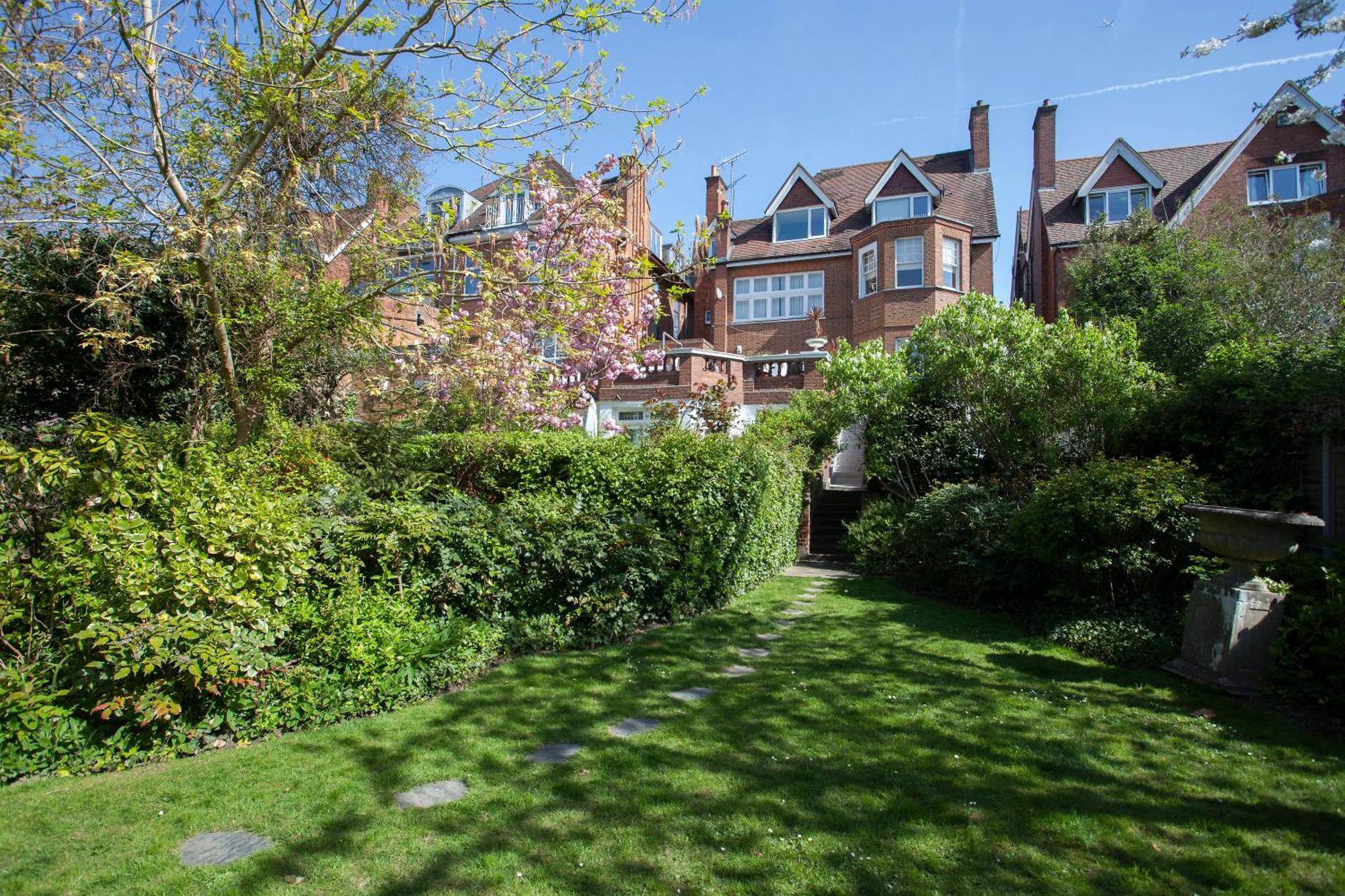 Hampstead Summer Time Garden Londra